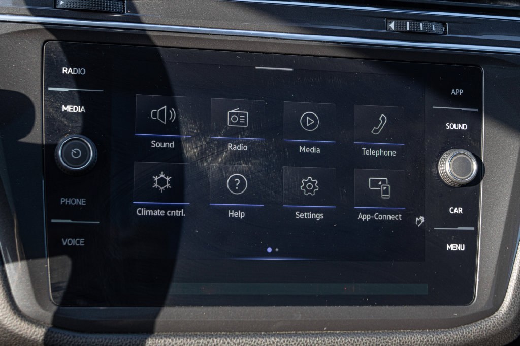 Certified 2023 Volkswagen Tiguan SE w/ Panoramic Sunroof Package FWD image 19