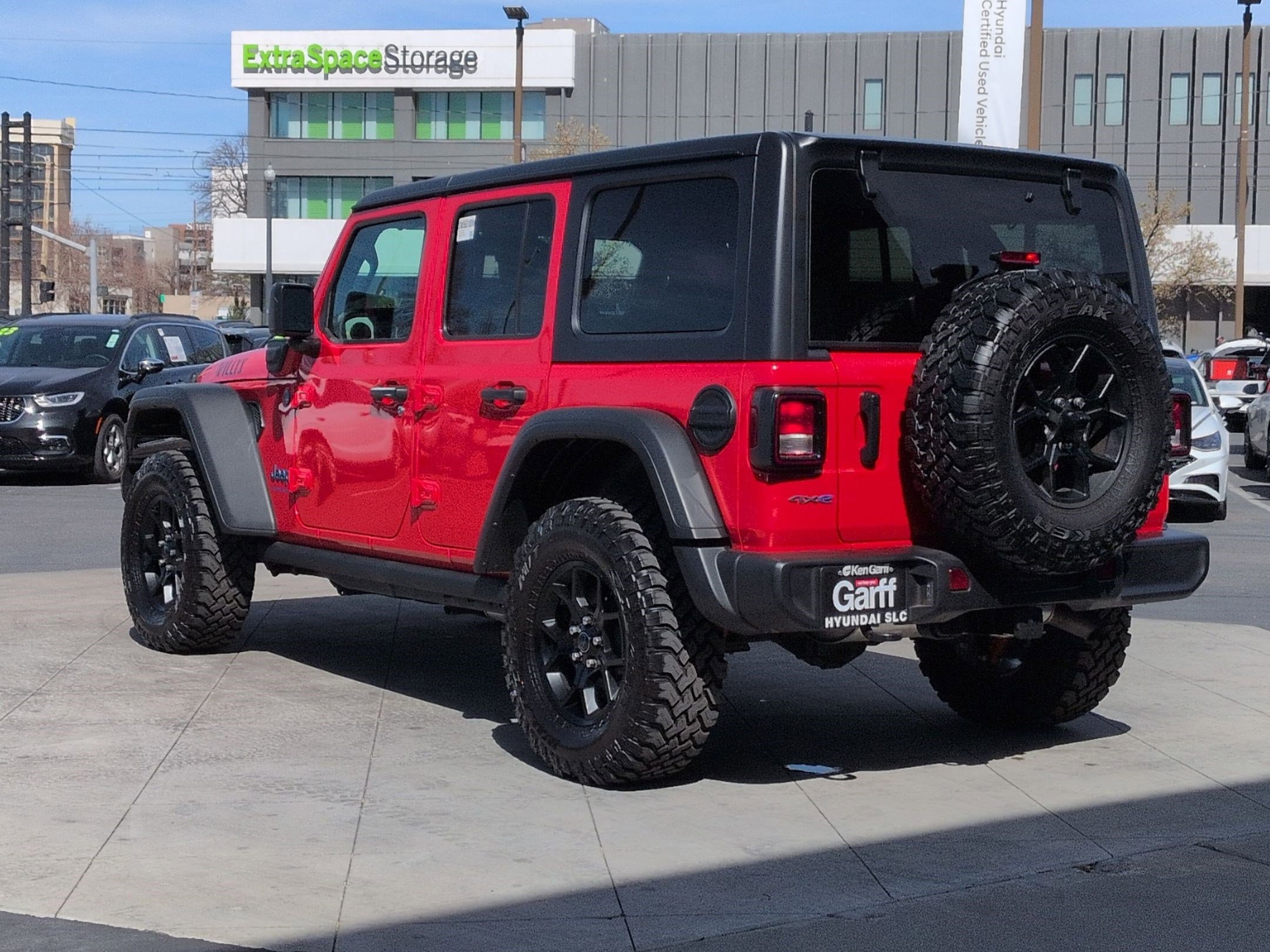 Used 2025 Jeep Wrangler Willys image 7