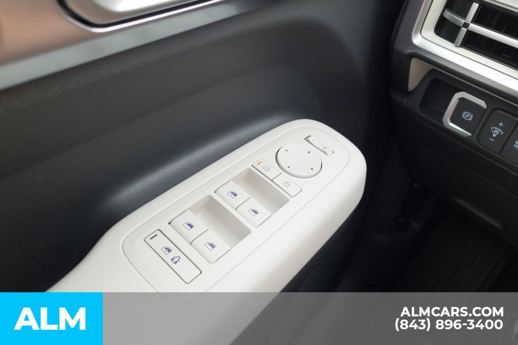 Used 2024 Hyundai Santa Fe SE image 33