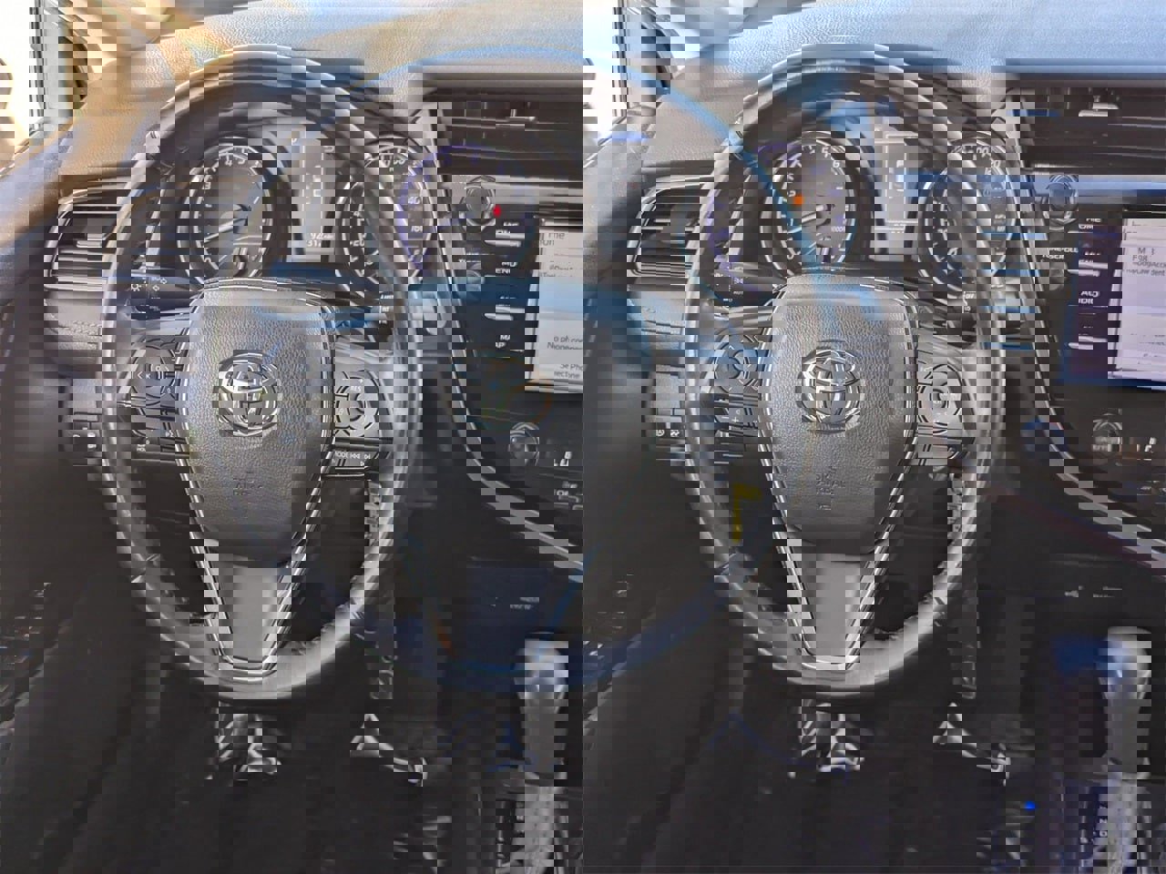 Used 2020 Toyota Camry image 13