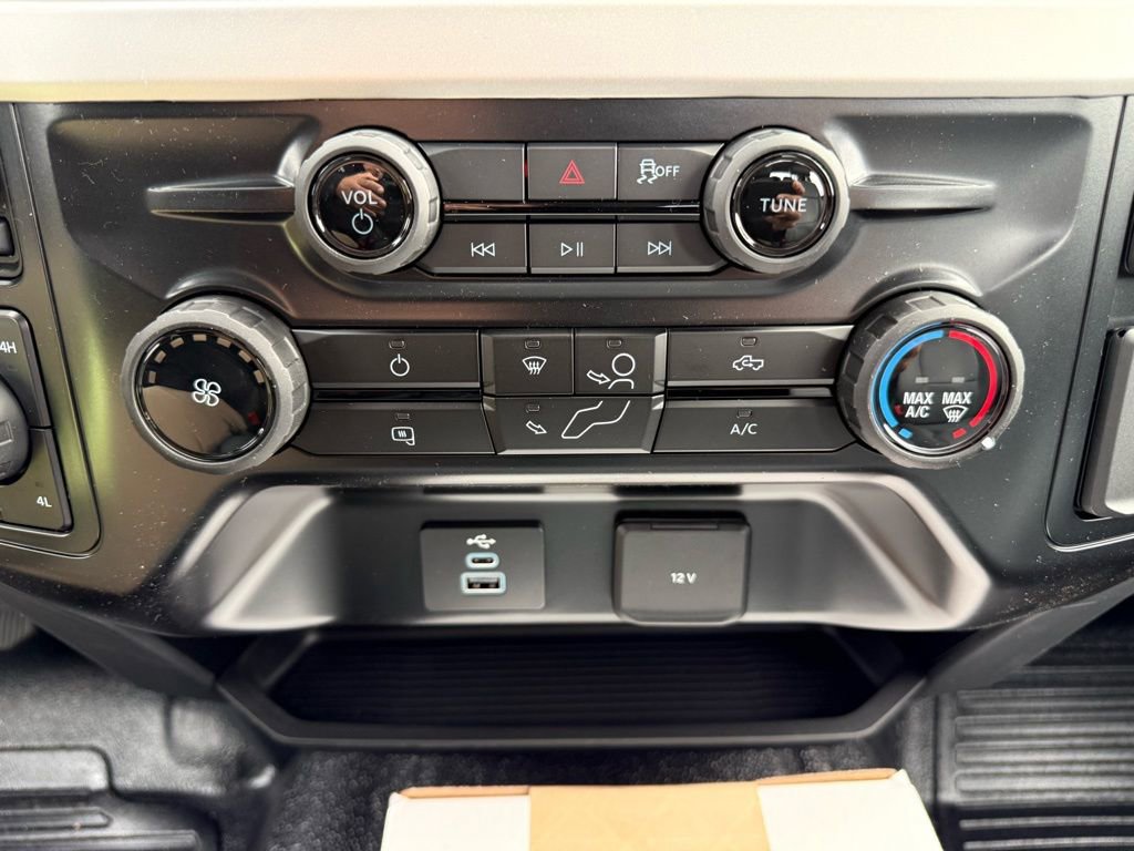 New 2026 Ford F550 4x4 Supercab Super Duty image 35