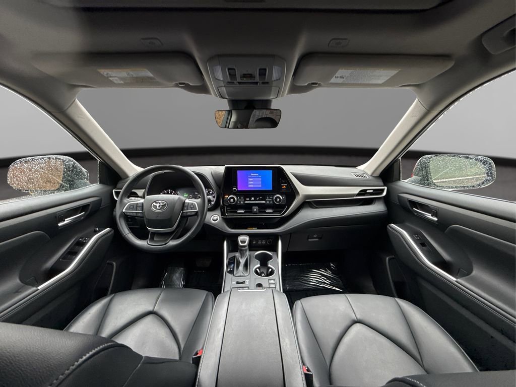 Used 2024 Toyota Highlander XLE image 26