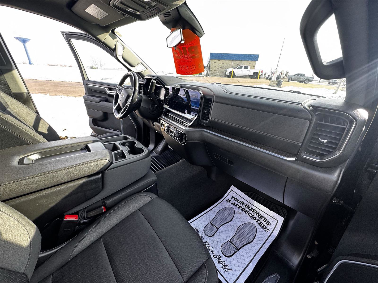 Used 2022 Chevrolet Silverado 1500 LT AWD/4WD image 10