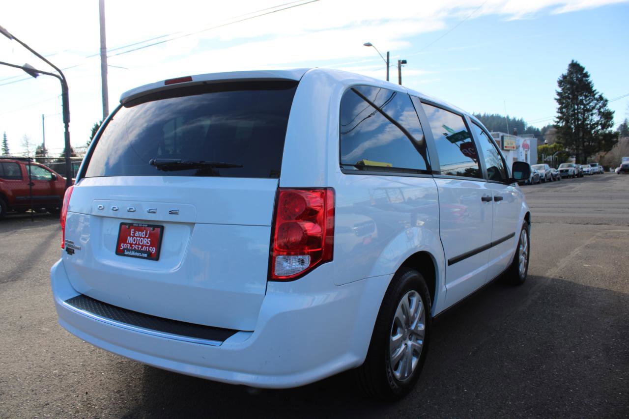 Used 2016 Dodge Grand Caravan American Value Package FWD image 6