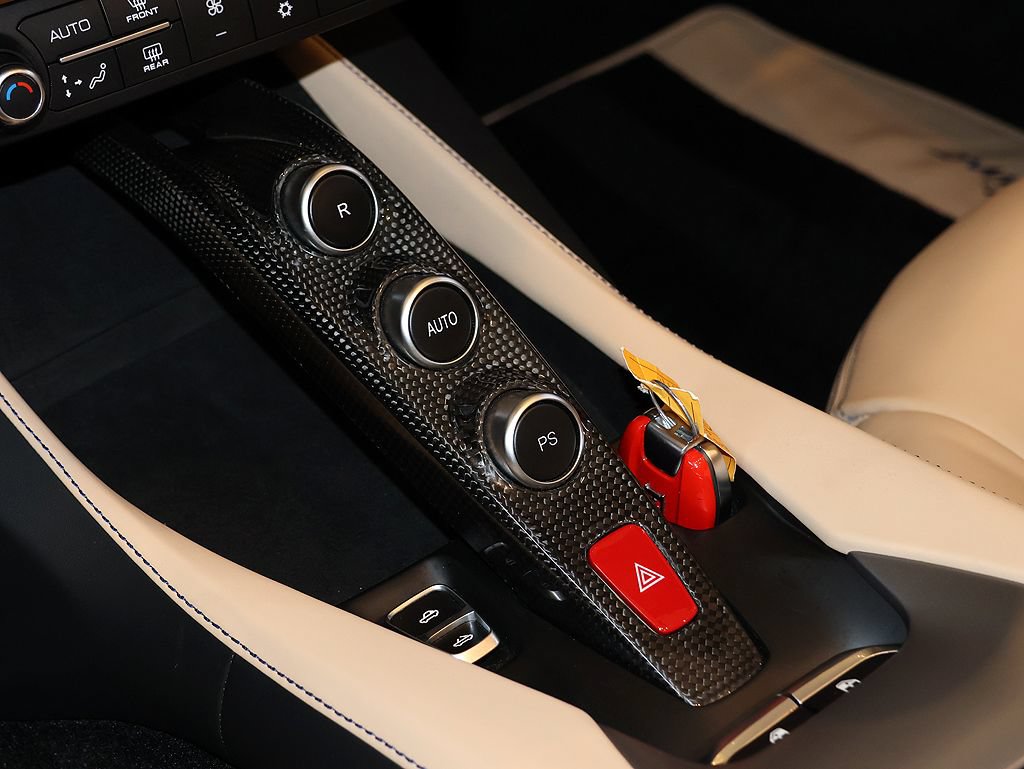 Certified 2020 Ferrari Portofino RWD image 80