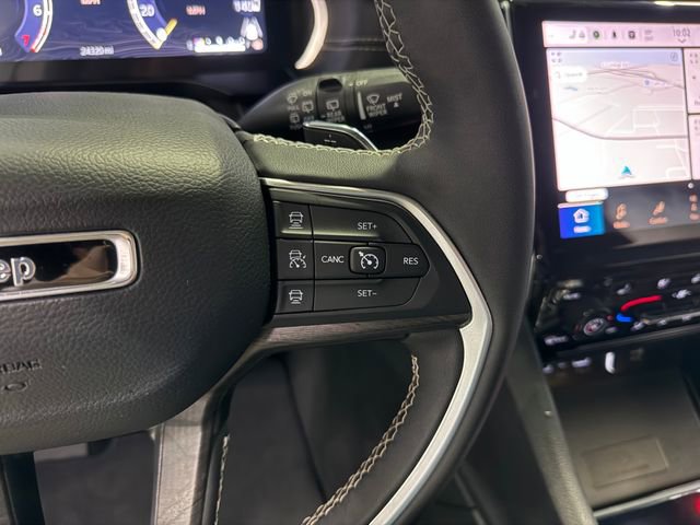 Used 2024 Jeep Grand Cherokee L Limited w/ Luxury Tech Group II image 19