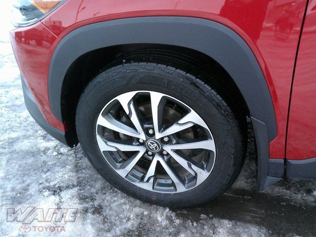 Used 2023 Toyota Corolla Cross XLE image 9