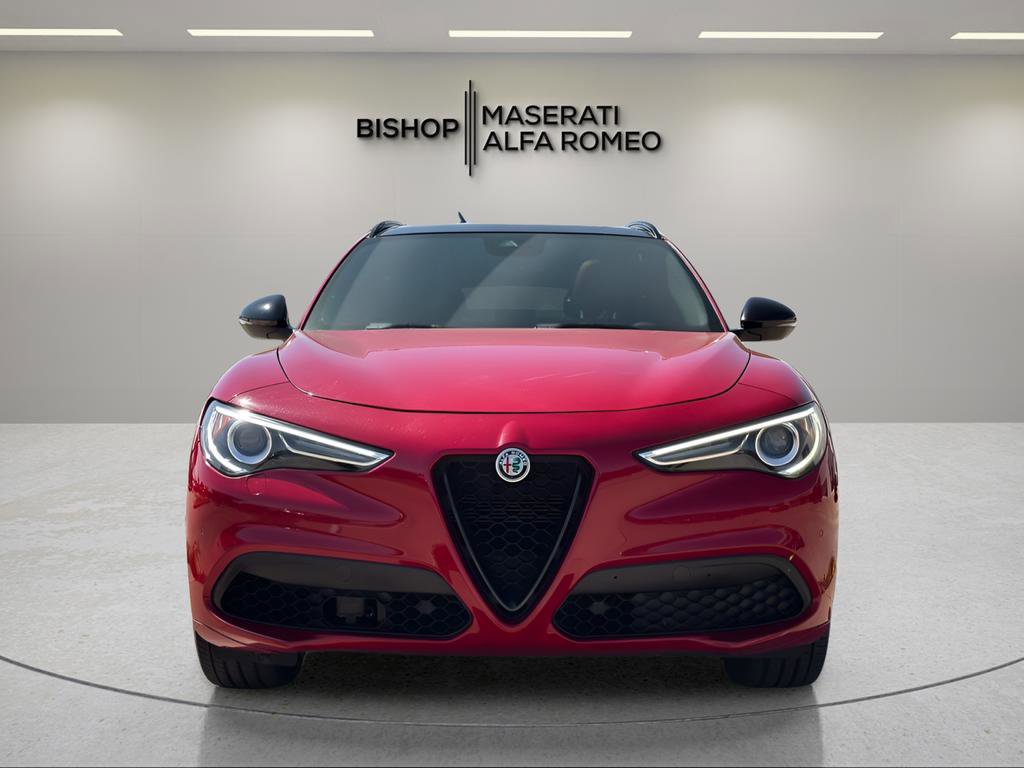 Used 2022 Alfa Romeo Stelvio Veloce image 2