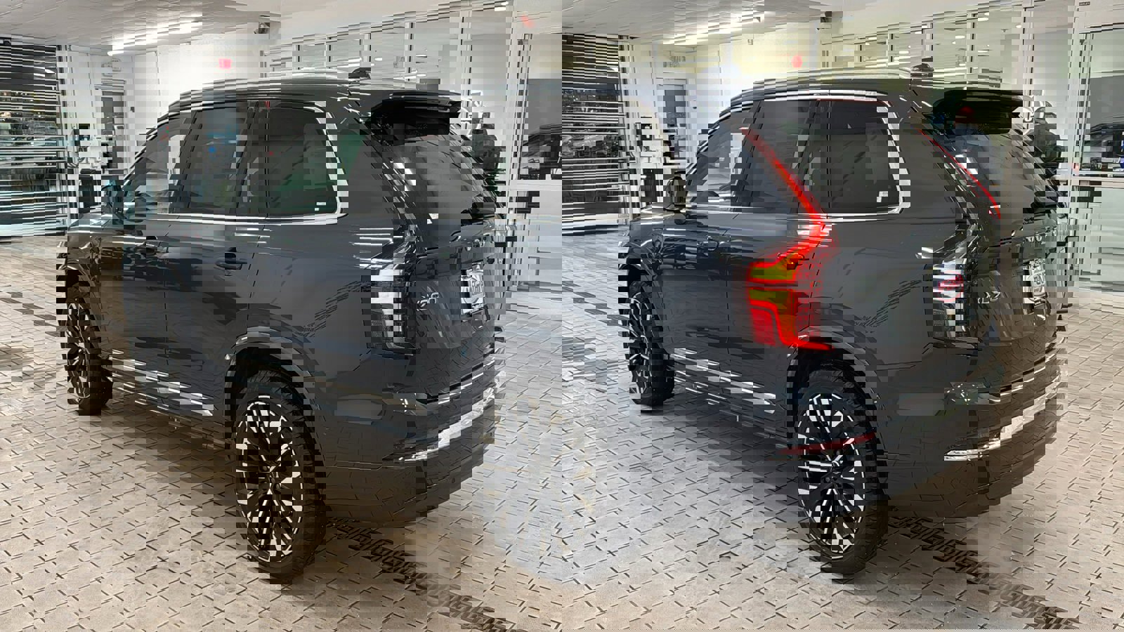 New 2026 Volvo XC90 T8 Ultra w/ Protection Package Premier image 7