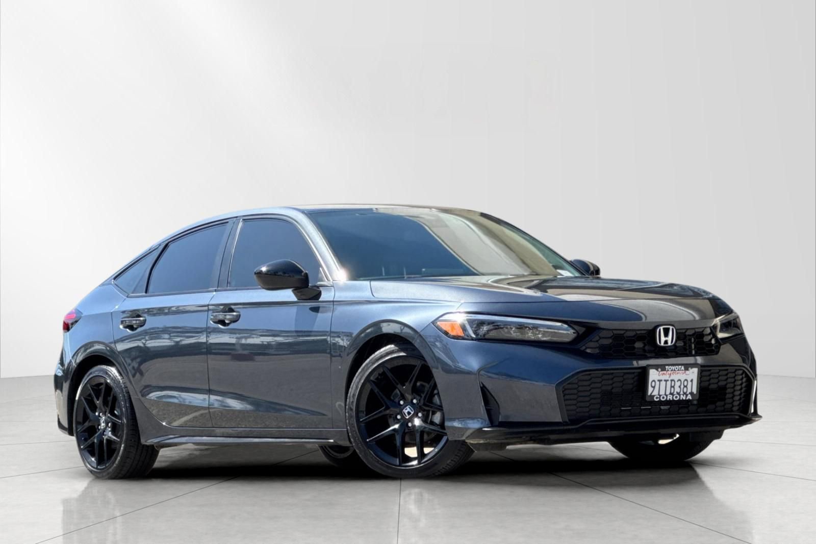Used 2025 Honda Civic Sport image 1