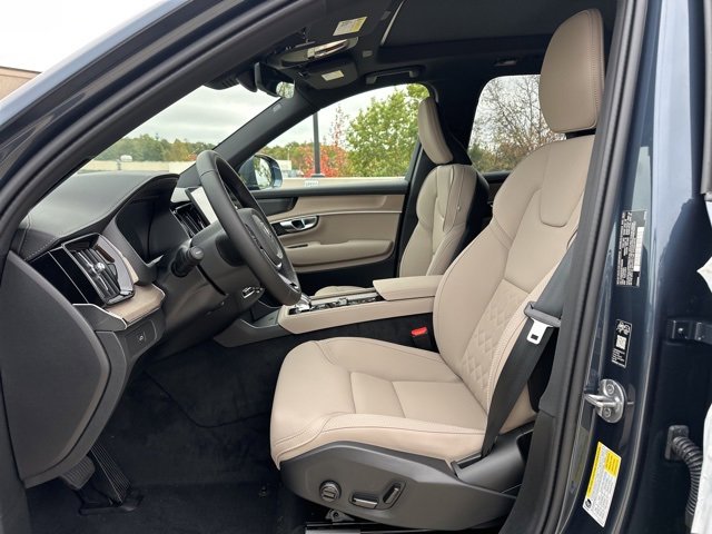 New 2026 Volvo XC90 B6 Plus w/ Protection Package Premier image 13