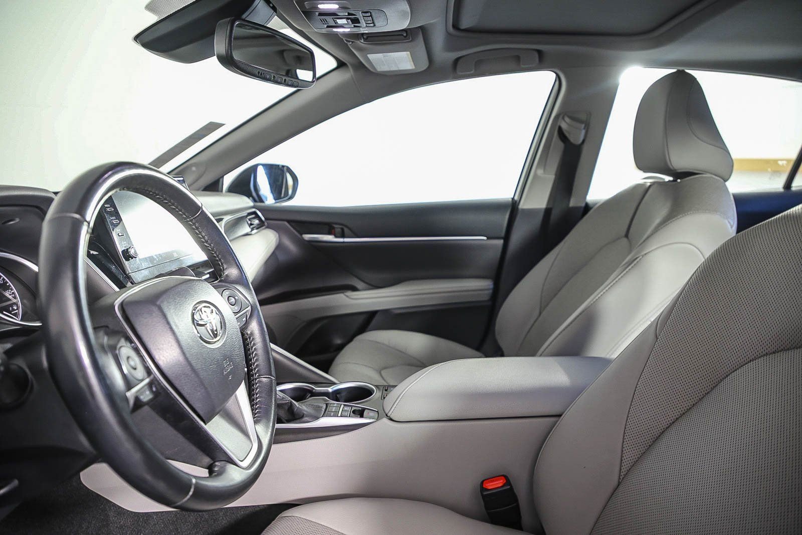 Used 2024 Toyota Camry XLE image 16