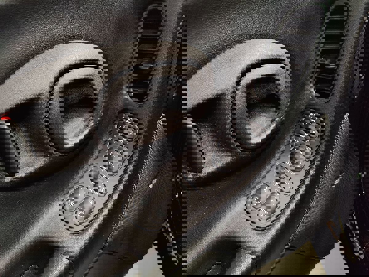 Used 2004 Chevrolet Corvette Coupe w/ Preferred Equipment Group image 23