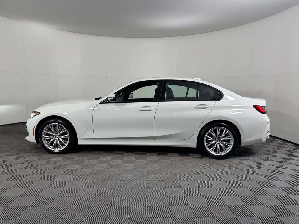 Used 2023 BMW 330i xDrive Sedan w/ Convenience Package AWD/4WD image 11