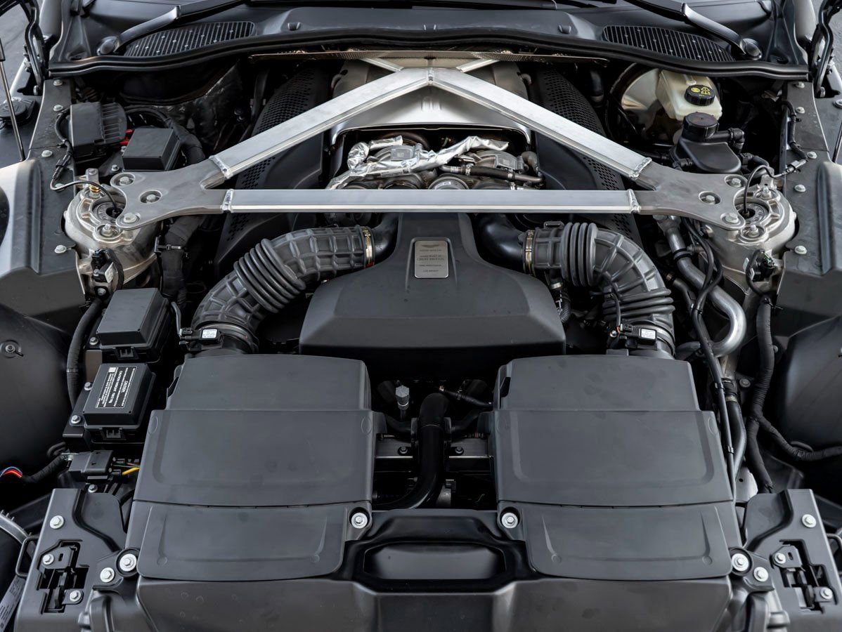 Used 2023 Aston Martin V8 Vantage Roadster image 26