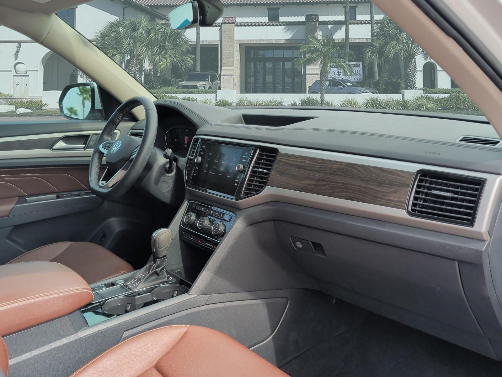 Used 2023 Volkswagen Atlas SE w/ Panoramic Sunroof Package FWD image 30