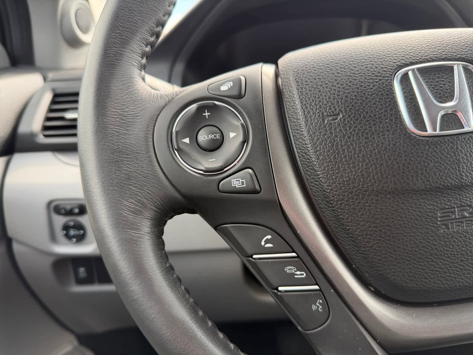 Used 2017 Honda Pilot EX-L image 24