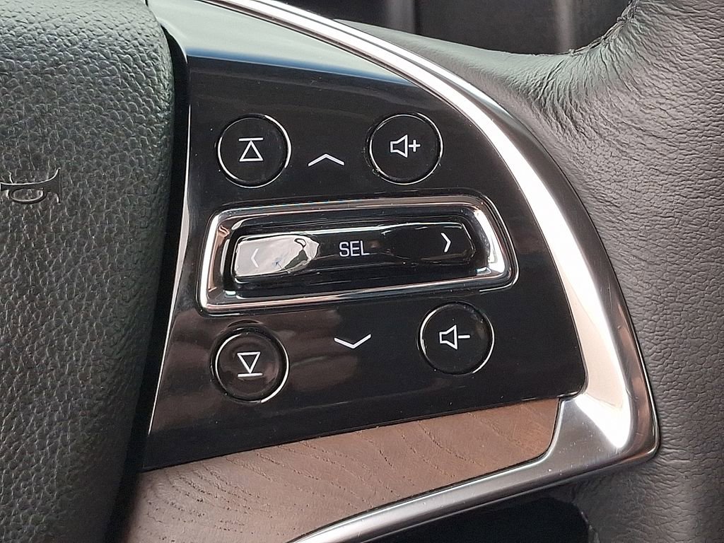 Used 2020 Cadillac Escalade ESV Premium Luxury RWD image 22