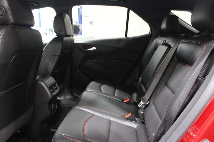 Used 2023 Chevrolet Equinox RS w/ RS Leather Package AWD/4WD image 21