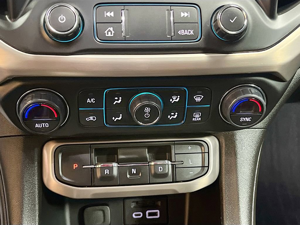 Used 2021 GMC Acadia Denali w/ Denali Technology Package AWD/4WD image 16