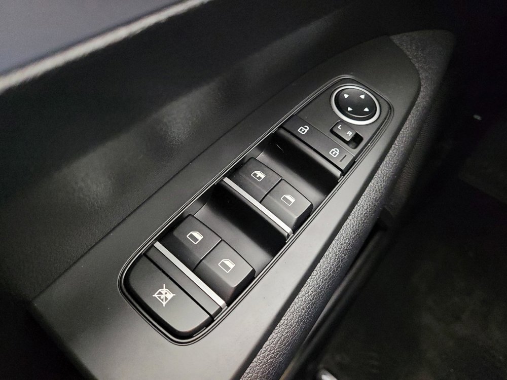 Used 2023 Kia Forte LXS image 27