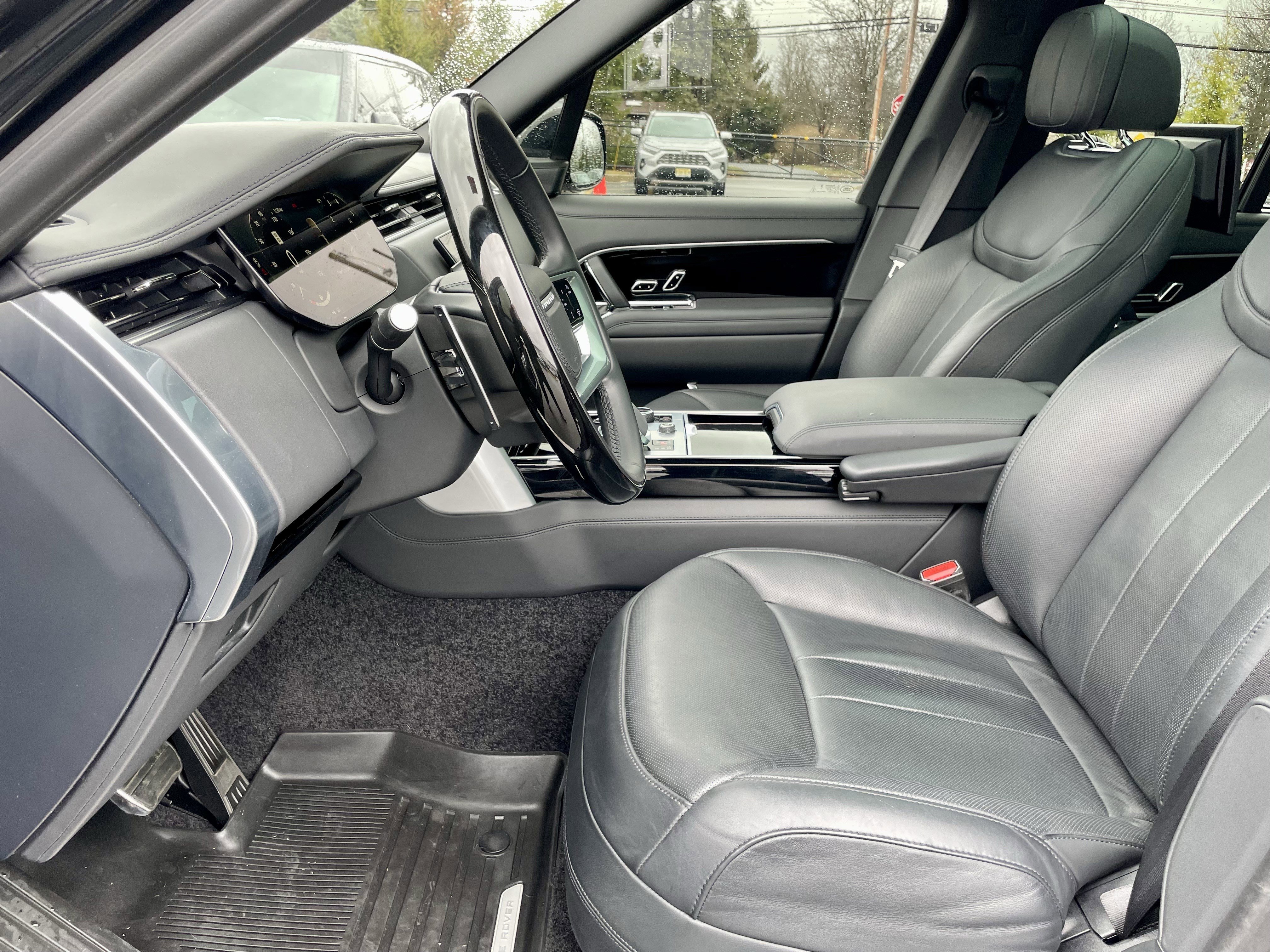 Used 2023 Land Rover Range Rover Autobiography image 14