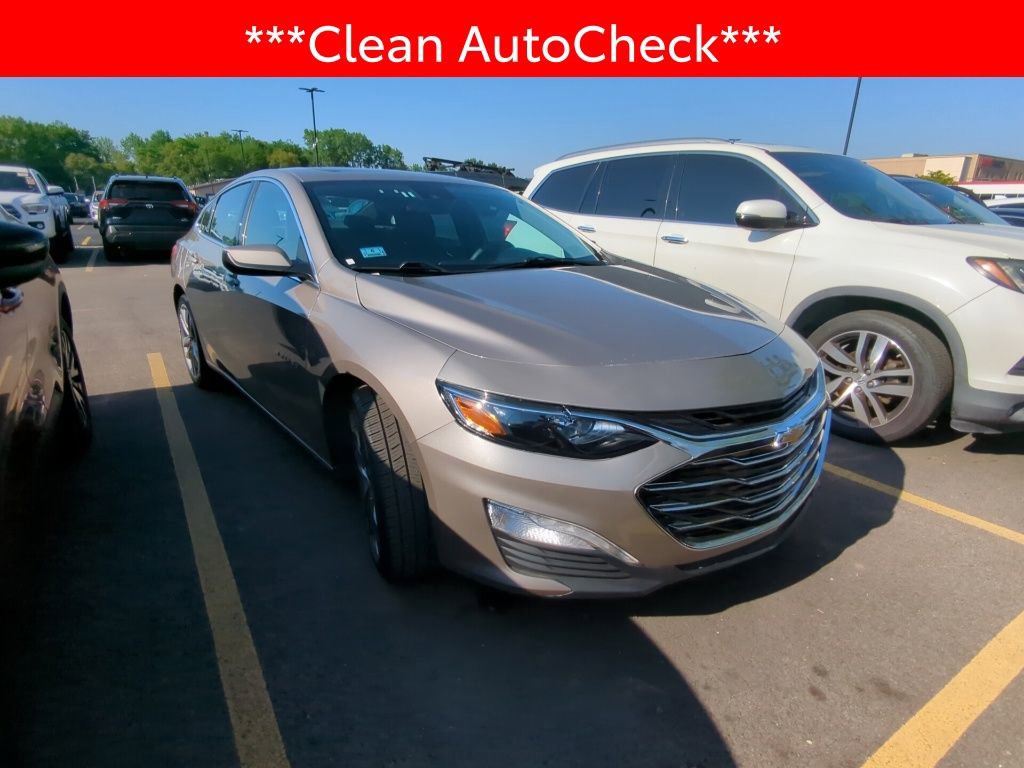 Used 2023 Chevrolet Malibu LT w/ Driver Confidence Package FWD image 3