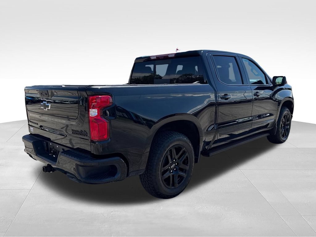 Used 2025 Chevrolet Silverado 1500 High Country w/ Midnight Edition AWD/4WD image 2