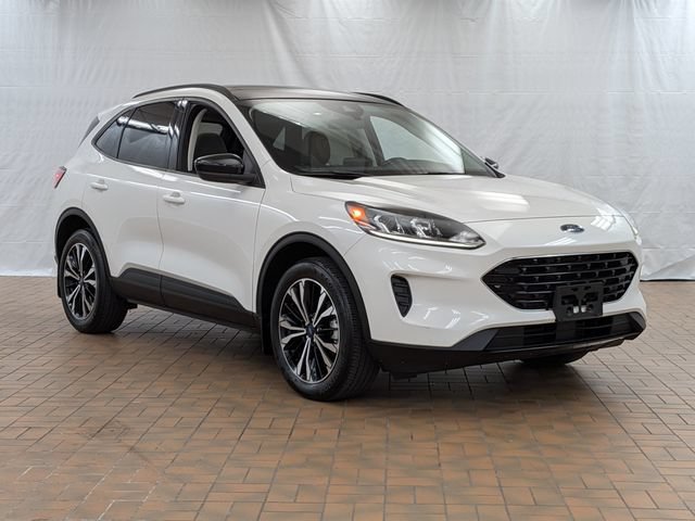 Certified 2022 Ford Escape SE w/ SE Sport Appearance Package AWD/4WD image 1