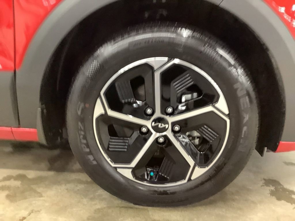 Certified 2025 Kia Niro EX FWD image 27