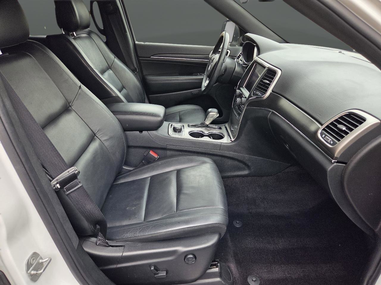 Used 2018 Jeep Grand Cherokee Limited AWD/4WD image 16