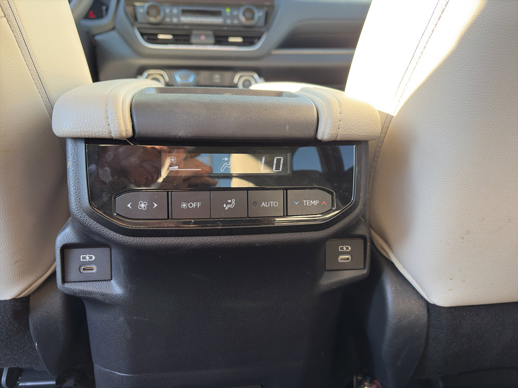 Used 2026 Toyota Grand Highlander XLE image 10