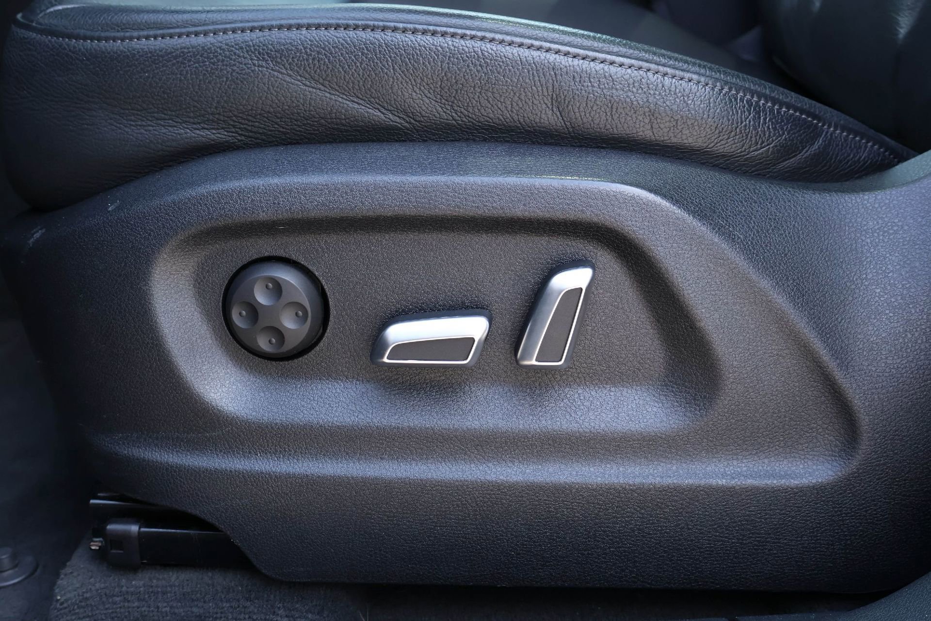 Used 2017 Audi Q5 2.0T Premium Plus w/ Technology Package image 24