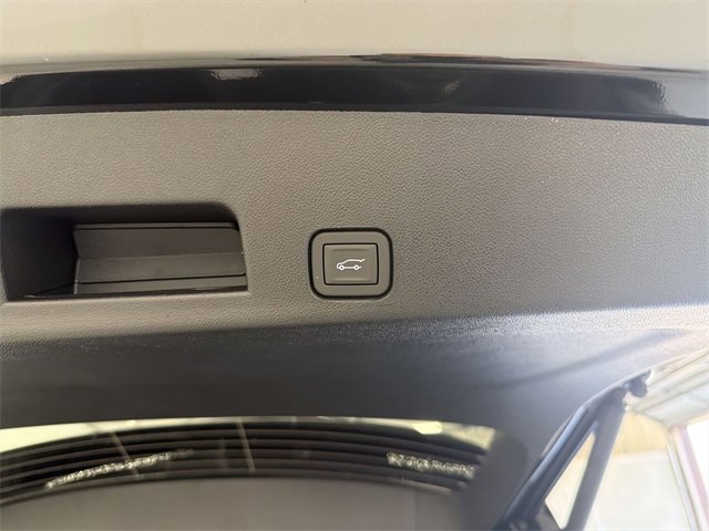 New 2026 Chevrolet Traverse LT w/ Sun and Wheel Package image 16