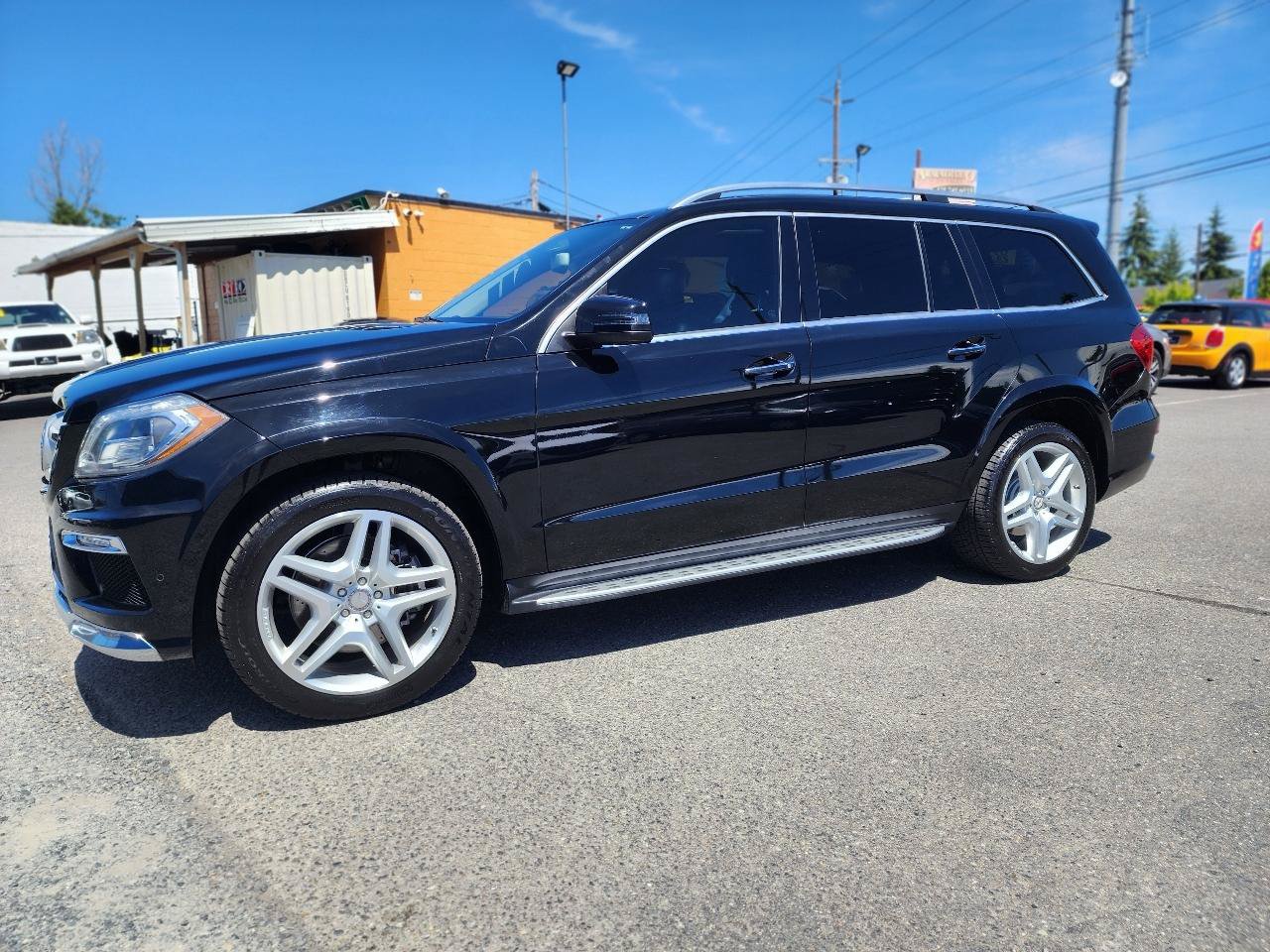 Used 2016 Mercedes-Benz GL 550 4MATIC image 11