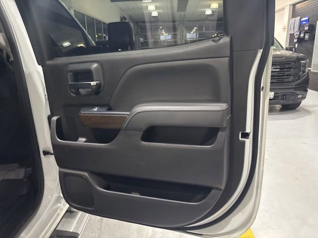 Used 2018 GMC Sierra 2500 Denali w/ Duramax Plus Package AWD/4WD image 34