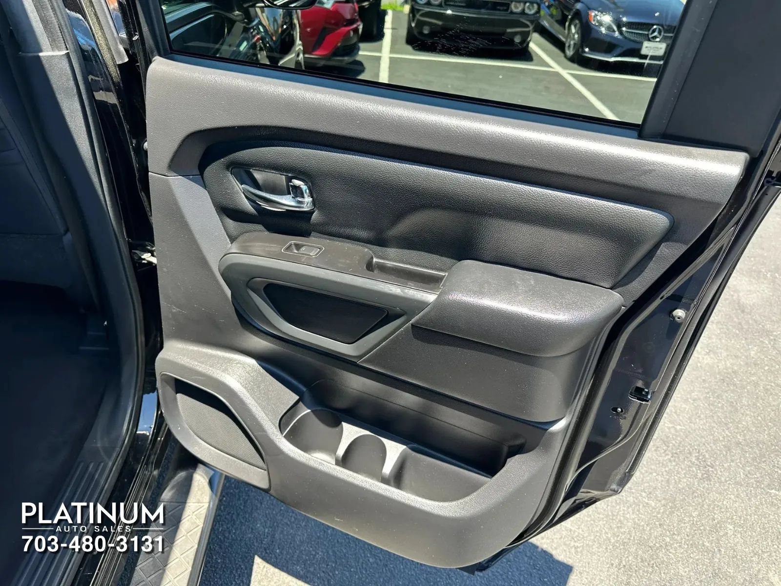 Used 2018 Nissan Titan SV w/ SV Convenience Package AWD/4WD image 20