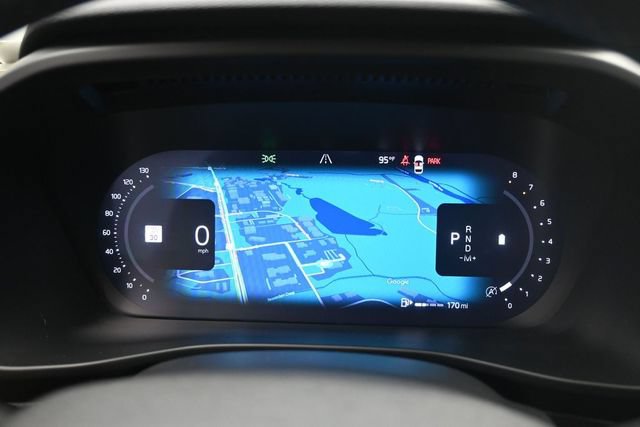 Certified 2025 Volvo XC40 B5 Ultra AWD/4WD image 10