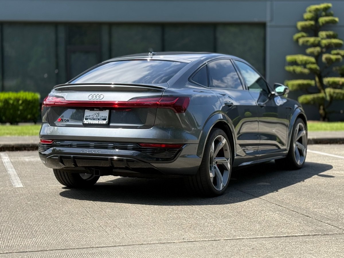 Used 2024 Audi SQ8 e-tron Prestige w/ Prestige Package AWD/4WD image 4