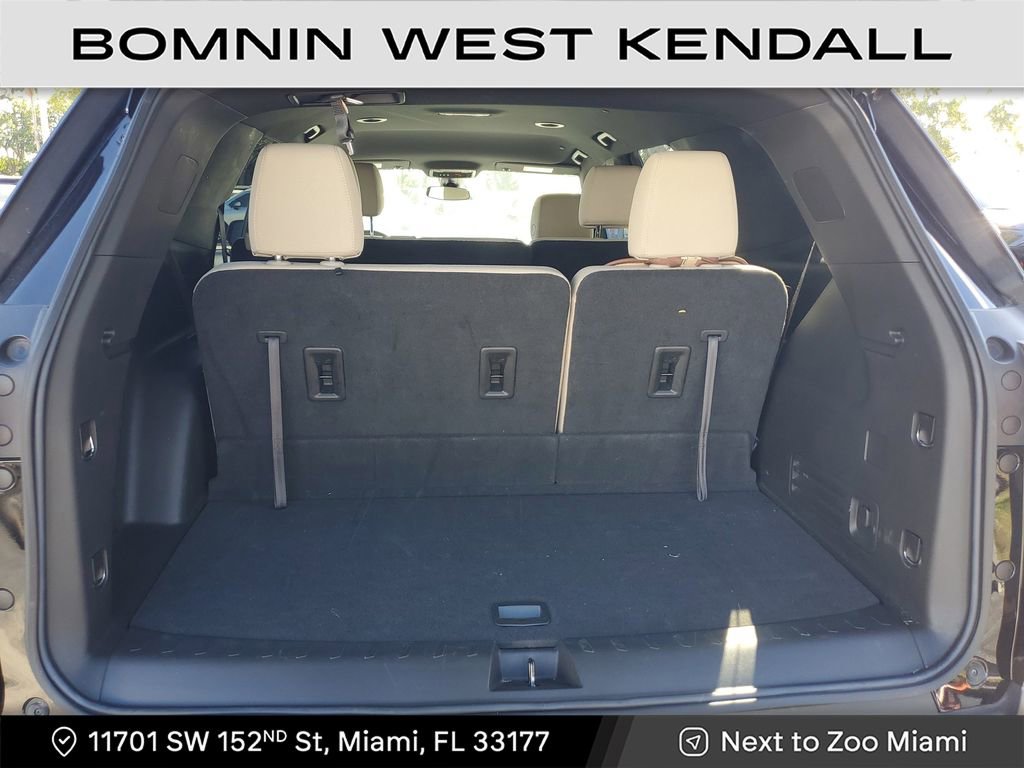 Used 2023 Chevrolet Traverse LS image 12
