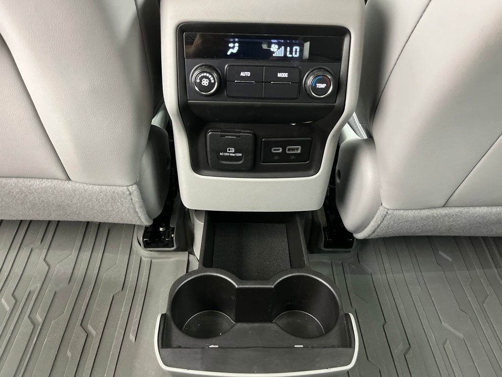 Used 2023 GMC Acadia SLT FWD image 29