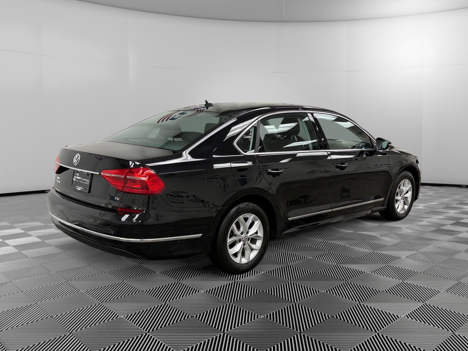 Used 2016 Volkswagen Passat 1.8T S image 5