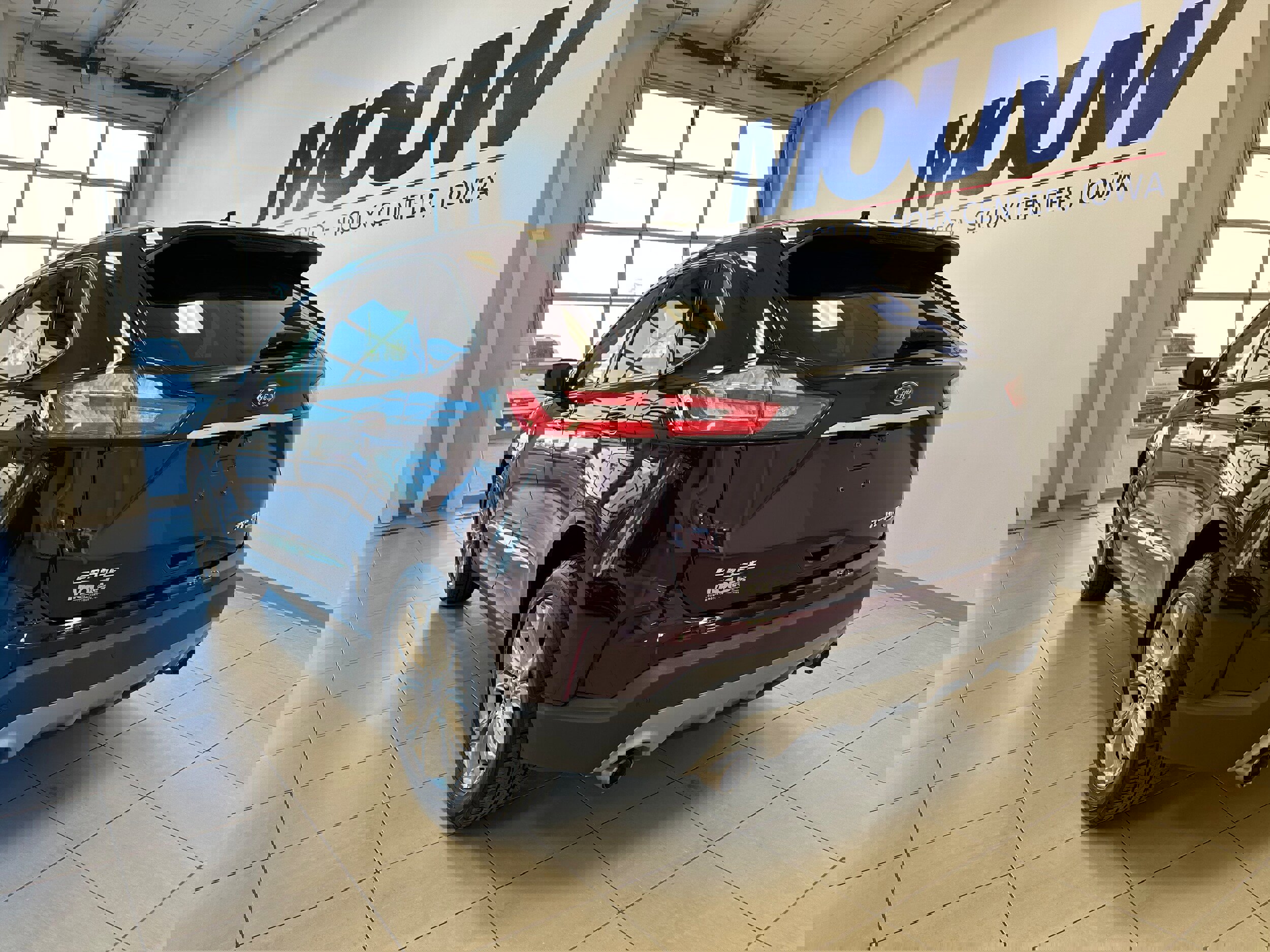 Used 2019 Ford Edge Titanium w/ Cold Weather Package image 6