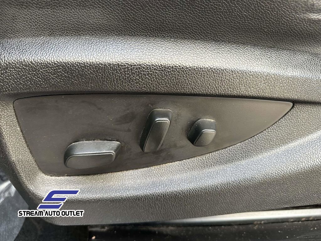 Used 2018 Chevrolet Silverado 2500 LTZ image 19