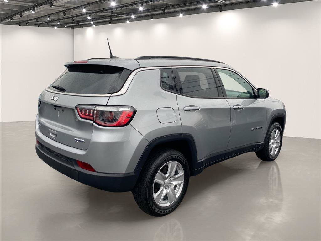 Used 2022 Jeep Compass Latitude w/ Convenience Group AWD/4WD image 7