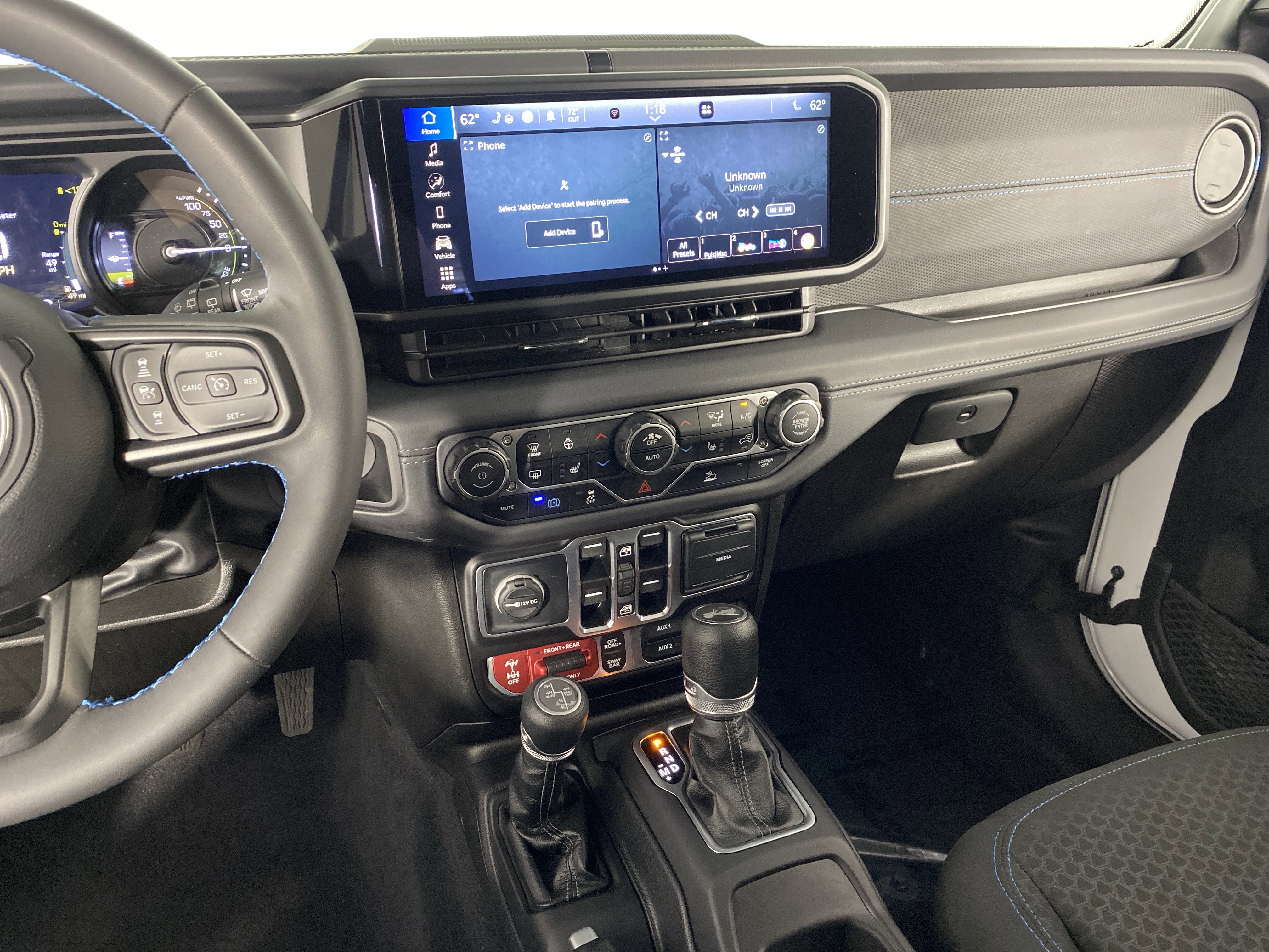 Used 2025 Jeep Wrangler Unlimited Rubicon 4xe w/ Convenience Group AWD/4WD image 28