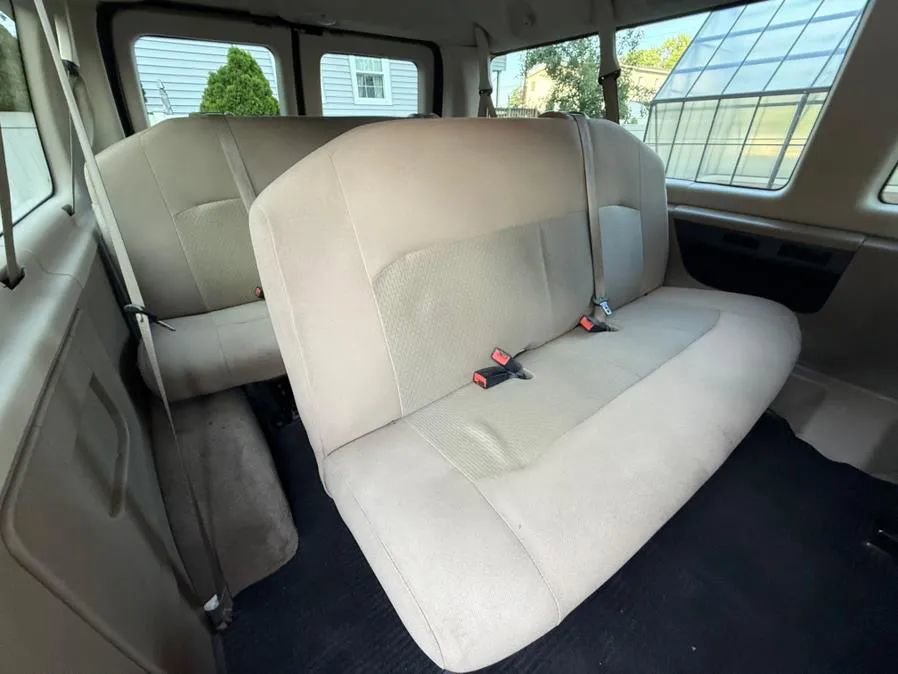 Used 2013 Ford E-350 and Econoline 350 XLT image 16