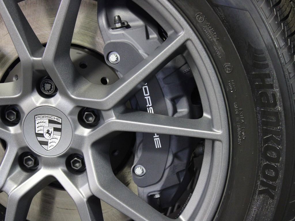 Certified 2026 Porsche Cayenne Coupe image 39