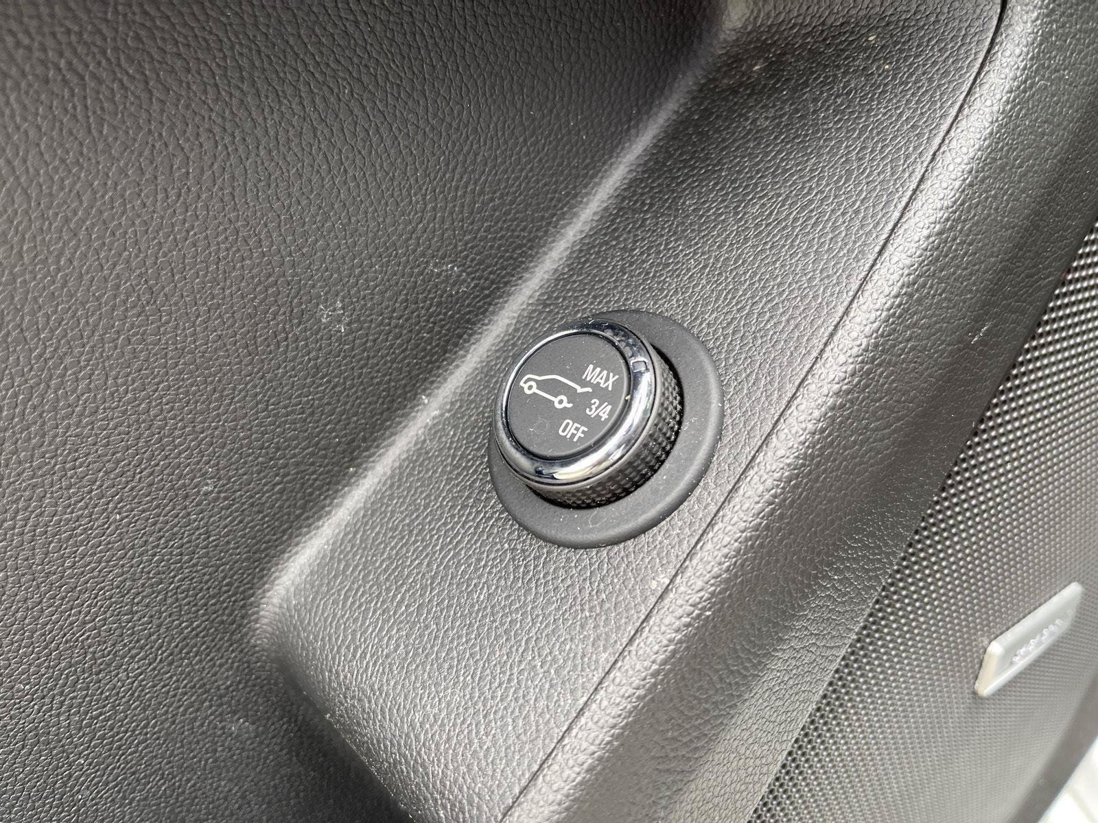 Used 2023 Chevrolet Traverse Premier w/ LPO, Floor Liner Package AWD/4WD image 14