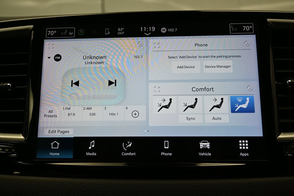 Used 2023 Chrysler Pacifica Touring-L FWD image 31